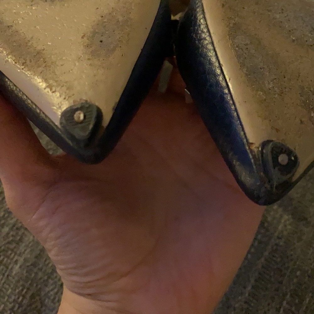 Valentino Garavani Navy Leather Rockstud T-Strap Pointed-Toe Heels - Picture 8 of 13